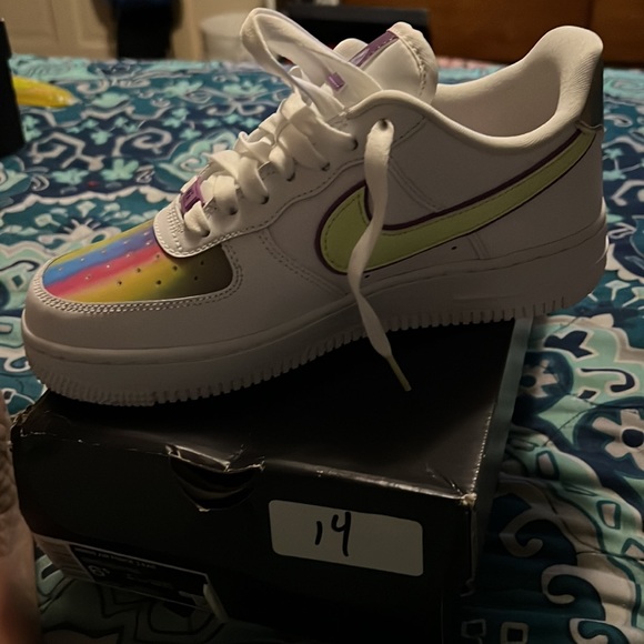 Brand new Nike colorful sneakers - Picture 4 of 4